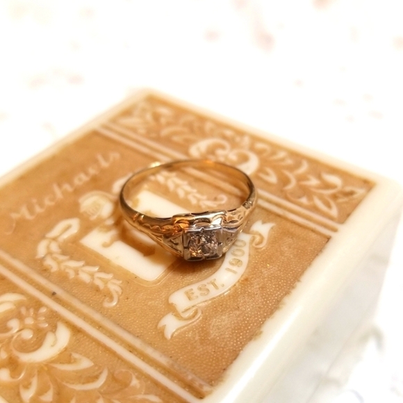 ANTQ SOLID 14KT gold European Cut Diamond Ring - Picture 3 of 8